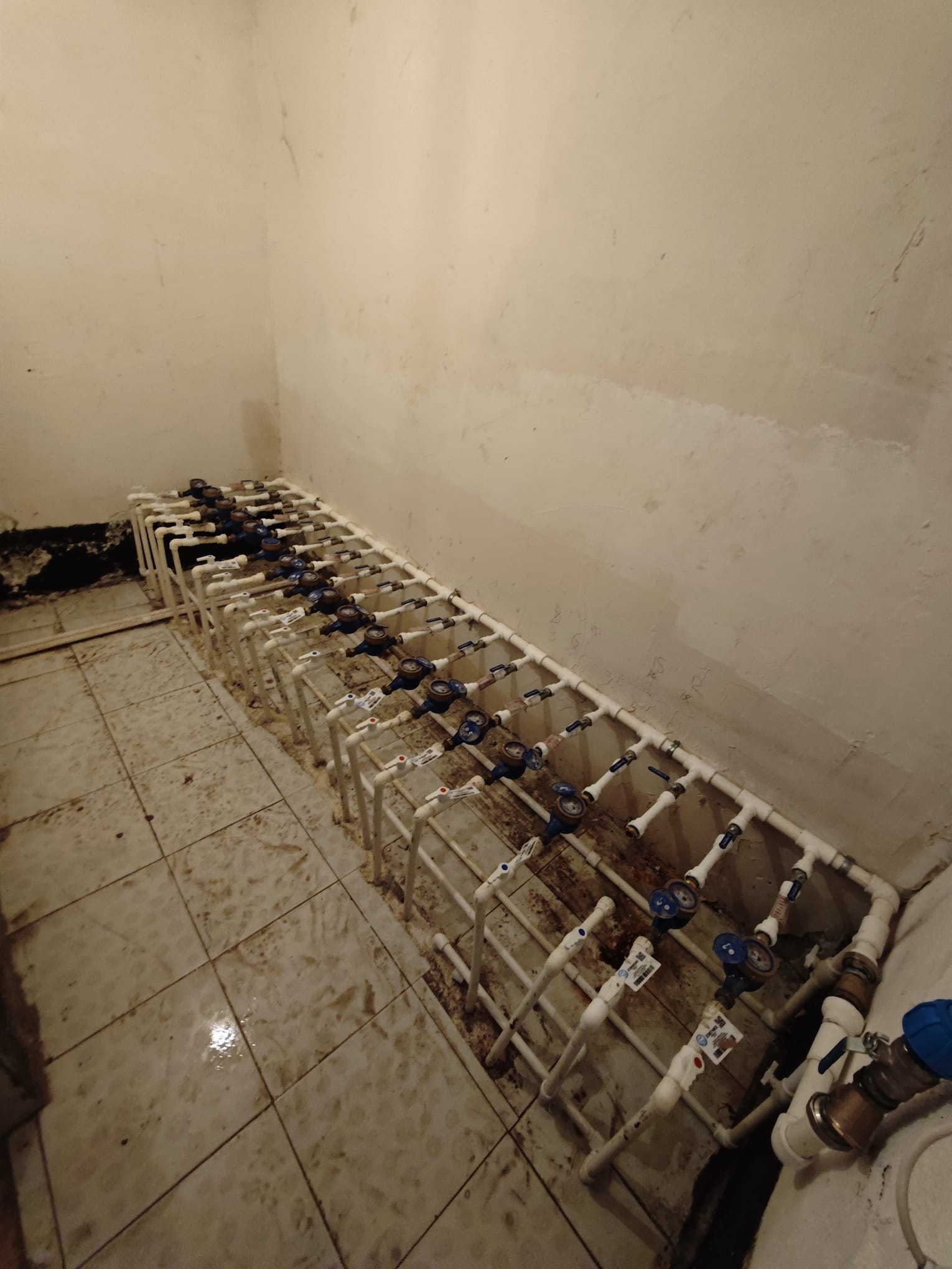 Kollektör hattı PPRC boru değişimi çalışma alanı